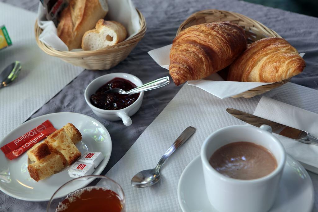 Logis Hotel Restaurant Des Thermes لامالو-ليه-بان المظهر الخارجي الصورة